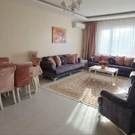 عائلية قريبة من المواصلات